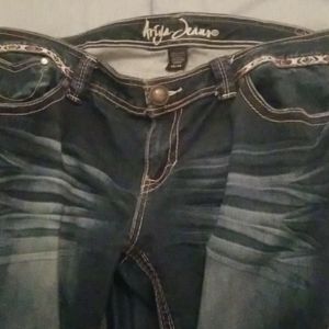 Nice pair of Ariya Jeans